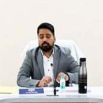 शासन की फ्लैगशिप योजनाओं के क्रियान्वयन में धीमी कार्यप्रगति कतई स्वीकार्य नहीं - आयुक्त