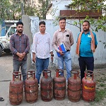 घरेलू गैस का व्यावसायिक उपयोग करने वालों पर कार्रवाई, कलेक्टर के निर्देश पर जिला प्रशासन की सख़्ती