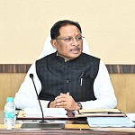 लोगों की सुनें, लोगों को सुनाएं नहीं - मुख्यमंत्री का अधिकारियों को दो टूक निर्देश