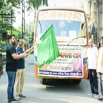 आयुक्त श्री पाण्डेय व एम.आई.सी. सदस्य अग्रवाल ने तीर्थयात्रियों को श्रीरामलला दर्शन हेतु किया रवाना