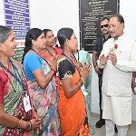 गाँव के द्वार पहुँची डिजिटल सरकार : बड़ेकनेरा का ‘सेवा सेतु’ मॉडल बना ग्रामीण सुशासन की नई मिसाल