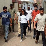 पी.एम.ए.वाई. के हितग्राही आवासगृहों का निर्माण एक सप्ताह के अंदर प्रारंभ करायें - आयुक्त श्री पाण्डेय