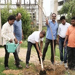 हरित कोरबा अभियान जारी,  सुनालिया पुल मोड़ से मल्टीलेवल पार्किंग तक किया गया वृक्षारोपण