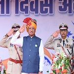 मुख्यमंत्री श्री साय के करकमलों से उत्कृष्ट सेवा के लिए सम्मानित हुए पुलिस एवं नगर सेना के अधिकारी-कर्मचारी