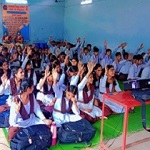 सरस्वती शिशु मंदिर एचटीपीपी दर्री में रक्षाबंधन पर सृजनात्मकता और करियर मार्गदर्शन का संगम