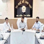 आयुक्त श्री आशुतोष पाण्डेय ने निगम अधिकारियों की बैठक लेकर की निगम के विविध कार्यो की बिन्दुवार समीक्षा