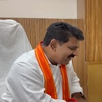 कवर्धा मेडिकल कॉलेज में प्रवेश लेने वाले जिले के प्रथम छात्र हिमांशु को उप मुख्यमंत्री श्री शर्मा ने फोन कर दी बधाई