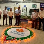 सेवा संकल्प अभियान के तहत कलेक्टोरेट सहित शासकीय कार्यालयों में हुआ दीप प्रज्वलन