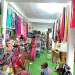 सेवा की कहानी : सामूहिक प्रयास और ऋण सहायता से सावित्री उरांव ने बढ़ाया कपड़ा व्यवसाय