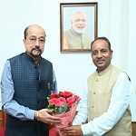 राज्यपाल श्री डेका से छत्तीसगढ़ रेड क्रॉस समिति के अध्यक्ष श्री तोमन साहू ने की सौजन्य भेंट