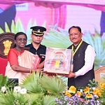 राष्ट्रपति श्रीमती द्रौपदी मुर्मु ने बस्तर दशहरा की अनूठी परंपराओं और जनजातीय संस्कृति की सराहना की