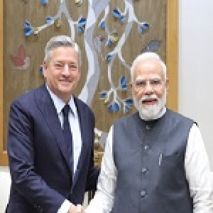 प्रधानमंत्री मोदी ने Netflix के उप-मुख्य कार्यकारी अधिकारी टेड सेरेन्डोस से मुलाकात की