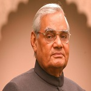 पूर्व प्रधानमंत्री अटल बिहारी वाजपेयी की पुण्यतिथि पर देश श्रद्धांजलि अर्पित कर रहा