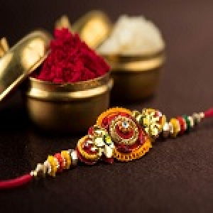 राष्ट्रपति, उपराष्ट्रपति और प्रधानमंत्री ने स्कूली बच्चों के साथ मनाया रक्षाबंधन