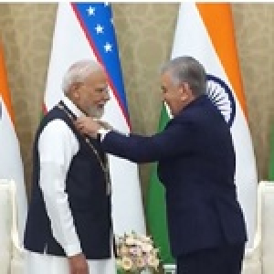 प्रधानमंत्री मोदी उज्बेकिस्तान के सर्वोच्च राजकीय सम्मान ऑर्डर ऑफ ओलिय दरजाली दोस्तलिक से हुए सम्मानित