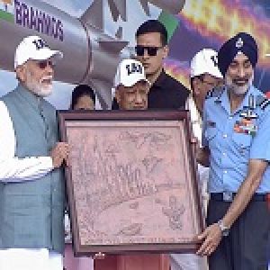 विंग्स ओवर गंगा : एयर शो के अंतिम दिन प्रधानमंत्री मोदी मुख्य अतिथि के रूप में हुए शामिल