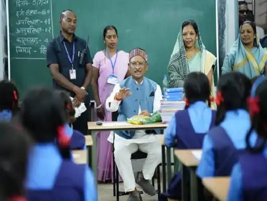 सेवा संकल्प अभियान : छत्तीसगढ़ में उच्च शिक्षा की नई भोर: हुनर, शोध और स्वावलंबन से गढ़ा जा रहा युवाओं का भविष्य : श्री विष्णु प्रसाद वर्मा
