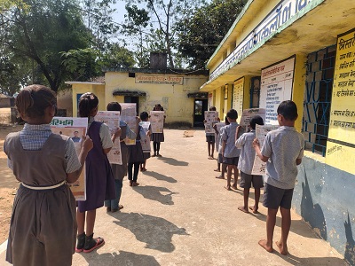 शासकीय प्राथमिक शाला पीपरडांड की अभिनव पहल, प्रार्थना सभा में गूंजेंगी अखबार की सुर्खियां