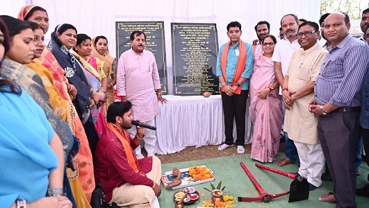 बलौदाबाजार को मिली विकास की नई सौगात : राजस्व मंत्री वर्मा ने 32 लाख रुपए से बने हाट बाजार का किया लोकार्पण