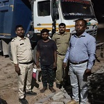 खनिज माफियाओं पर बलरामपुर जिले के प्रशासन का शिकंजा, अवैध गिट्टी परिवहन करते तीन हाइवा वाहन जब्त