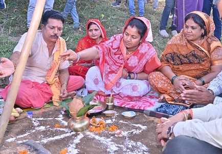 मंत्री श्रीमती लक्ष्मी राजवाड़े ने बैजनाथपुर जलाशय जीर्णोद्धार कार्य का किया भूमिपूजन