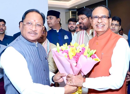 ‘अपनापन’ के विमोचन समारोह में शामिल हुए मुख्यमंत्री साय, कहा - जनसेवा के अनुभव समाज के लिए प्रेरणा बनते हैं