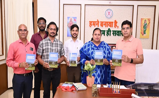 शोधग्रंथ पर्यावरण संरक्षण और अकादमिक उत्कृष्टता का उत्कृष्ट संगम : उच्च शिक्षा मंत्री श्री टंक राम वर्मा
