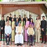 मुख्यमंत्री श्री साय से राज्य प्रशासनिक सेवा के प्रशिक्षु अधिकारियों ने की सौजन्य मुलाकात