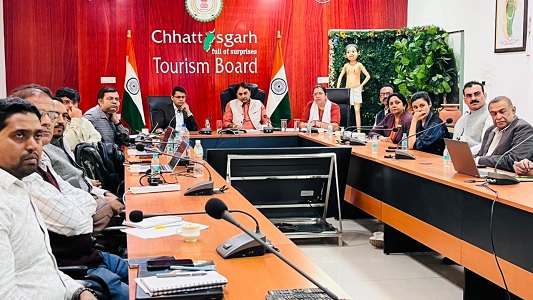 चित्रोत्पला फिल्म सिटी, नवा रायपुर : छत्तीसगढ़ पर्यटन बोर्ड के अध्यक्ष श्री शर्मा की अध्यक्षता में समीक्षा बैठक