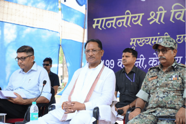 गलगम पहुंचे मुख्यमंत्री श्री विष्णु देव साय, जवानों का हौसला बढ़ाया