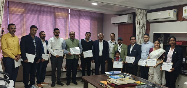 छ.ग. स्टेट पॉवर जनरेशन कंपनी के 12 विद्युत कर्मी सम्मानित, सूझ-बूझ से कंपनी के करोड़ों रूपए थे बचाए