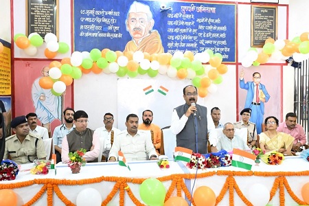कैदियों ने 'पुष्प की अभिलाषा' का किया सामूहिक पाठ, उप मुख्यमंत्री श्री साव समारोह में हुए शामिल