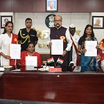 राज्यपाल श्री डेका ने ब्रेल पुस्तक और ऑडियो बुक्स का किया विमोचन