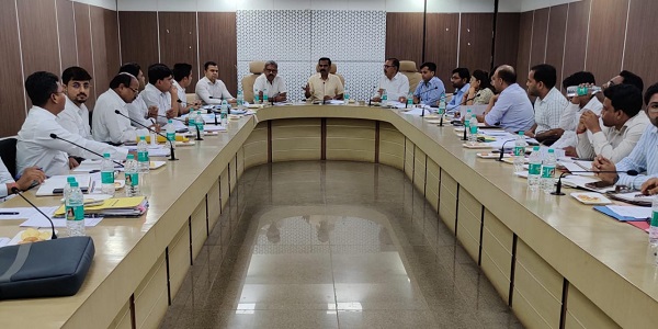 हाई सिक्योरिटी नम्बर प्लेट : क्षेत्रीय परिवहन अधिकारियों एवं अनुबंधित कंपनियों की ली गई हाई लेवल बैठक