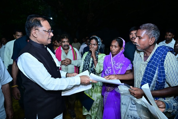 मुख्यमंत्री श्री विष्णु देव साय ने बगिया में सुनी आम लोगों की मांग और समस्याएं