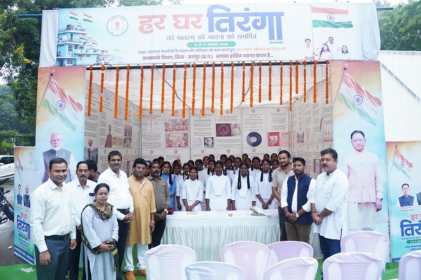 जनसंपर्क विभाग द्वारा स्वतंत्रता दिवस पर रणजीता स्टेडियम के समीप सजी देशभक्ति और इतिहास की झांकी