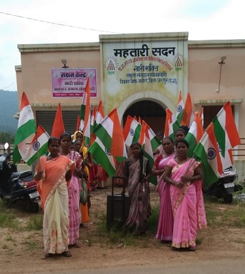 हर घर तिरंगा अभियान से जशपुर में गूंजा राष्ट्रप्रेम का संदेश, बिहान की महिलाओं ने लहराया तिरंगा