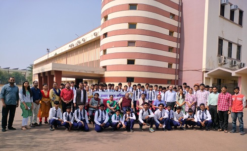 जे आर नायडू शास. उ. मा. विद्यालय, रविग्राम, रायपुर के बच्चों ने किया एनआईटी रायपुर का भ्रमण