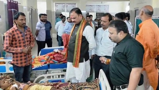 मनेन्द्रगढ़ सिविल अस्पताल में औचक निरीक्षण, मरीजों की सेहत से समझौता नहीं : स्वास्थ्य मंत्री जायसवाल