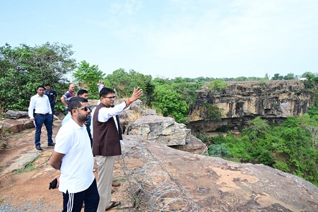 वित्त मंत्री श्री चौधरी ने 1,269 करोड़ की लागत से बन रही मटनार बैराज परियोजना का किया निरीक्षण