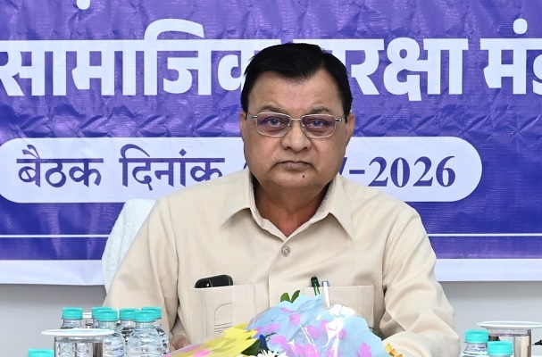 श्रम मंत्री श्री लखनलाल देवांगन की बैठक में बड़ा फैसला- असंगठित श्रमिकों के लिए बनेंगी नई योजनाएं 