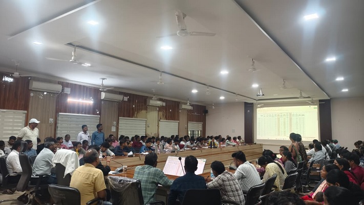 जशपुर सी ई ओ जिला पंचायत ने की पंचायत एवं ग्रामीण विकास के कार्यों की विस्तृत समीक्षा