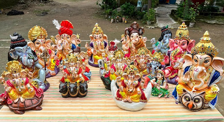 केंद्रीय जेल रायपुर में बंदियों ने मिट्टी से तैयार की 500 पर्यावरण-अनुकूल गणेश प्रतिमाएं