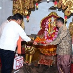 उप मुख्यमंत्री श्री शर्मा ने कवर्धा में मां महामाया और मां विंध्यवासिनी के दर्शन कर प्रदेश की सुख-समृद्धि की कामना की