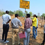 सड़क-पुल निर्माण में लापरवाही बर्दाश्त नहीं, नरहरपुर कॉलेज भवन के ठेकेदार को नोटिस जारी करने के निर्देश