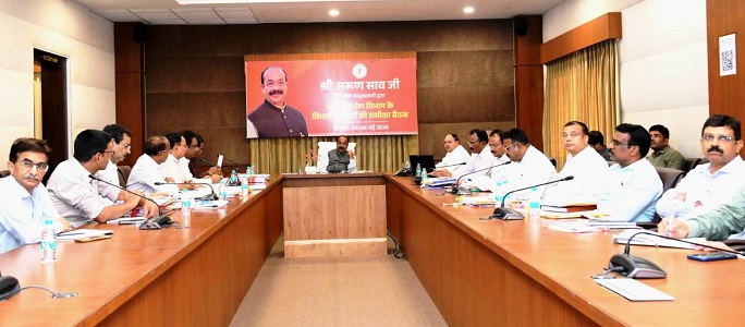 परफॉर्मेंस गारंटी की सड़कों की खराब स्थिति पर अधिकारियों पर होगी कार्रवाई