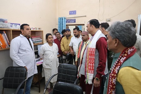 स्वास्थ्य मंत्री श्री श्याम बिहारी जायसवाल ने सामुदायिक स्वास्थ्य केंद्र साजा का किया निरीक्षण