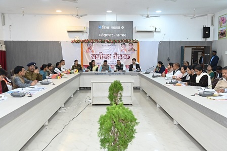 जीरो टॉलरेंस नीति का असर धरातल पर परिलक्षित हो -प्रभारी मंत्री श्री श्याम बिहारी जायसवाल