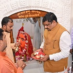 स्कूल शिक्षा मंत्री गजेन्द्र यादव ने धमतरी में माँ विंध्यवासिनी मंदिर में की पूजा-अर्चना