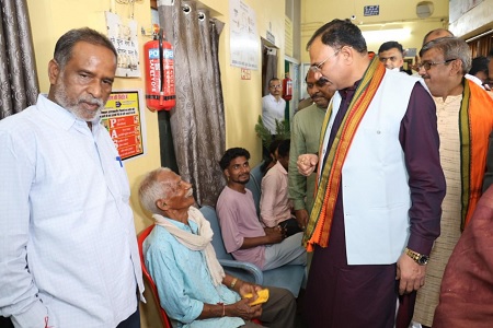 स्वास्थ्य मंत्री श्री श्याम बिहारी जायसवाल ने उपस्वास्थ्य केंद्र पुरूर का किया निरीक्षण